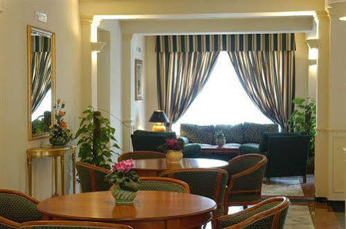 Hotel Azzolini Villagrazia Di Carini 레스토랑 사진